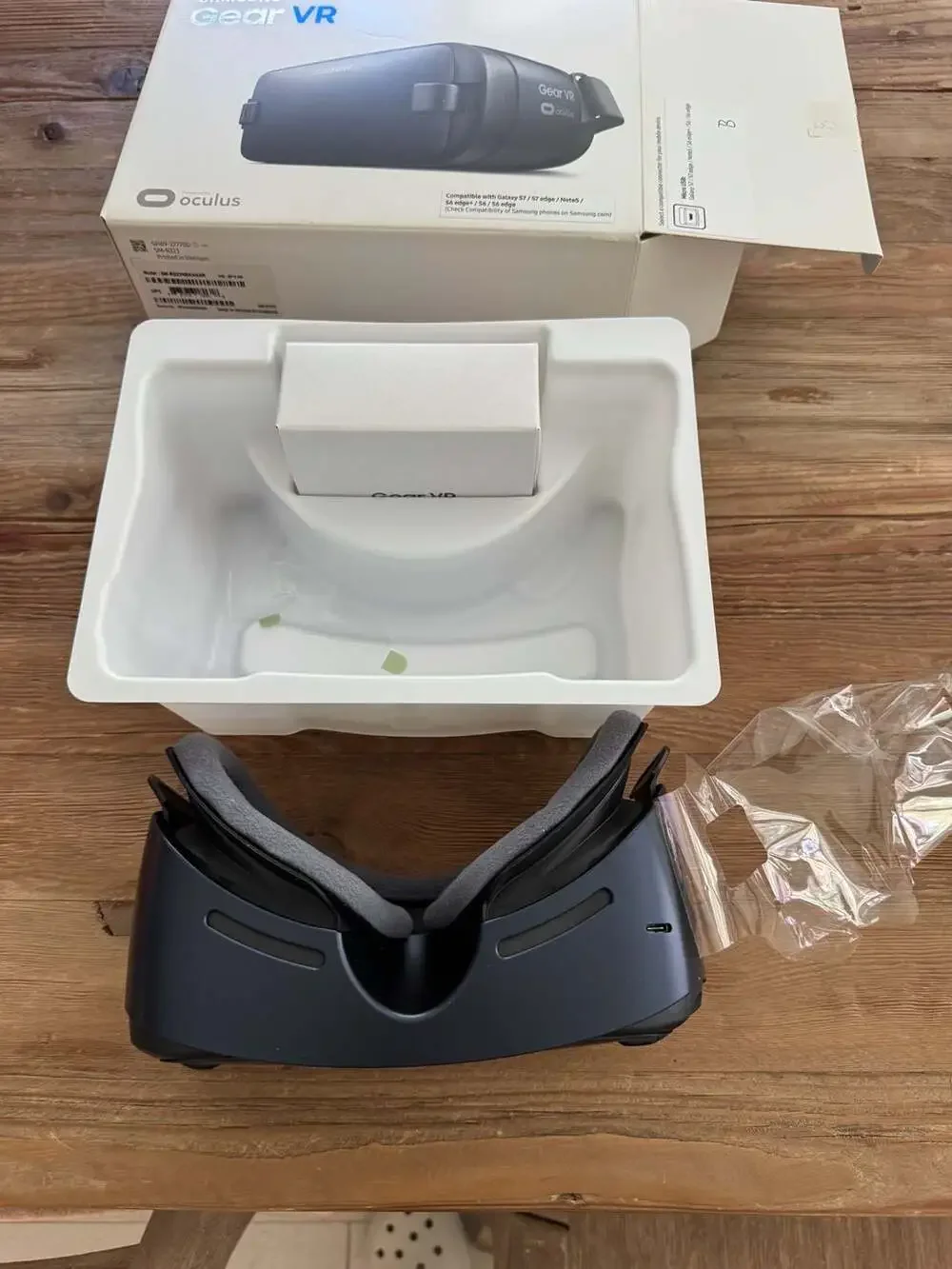 Samsung Gear VR SM-R323 Virtual Reality Headset